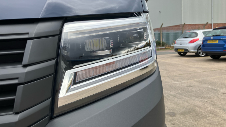 Volkswagen Crafter Cr35 Mwb Diesel 4Motion 2.0 TDI 177PS Commerce Plus Low Roof Van Auto